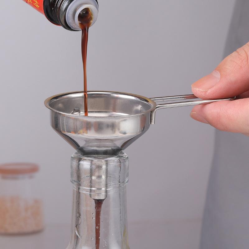 Stainless Steel Funnel With Ha - Kitchen Gadgets Small 评论和价格